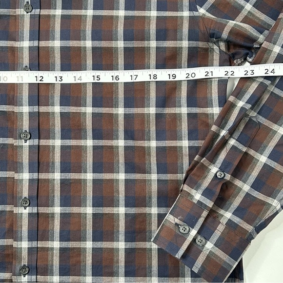 Vince Camuto Men’s Navy and Burgundy Plaid Button Down 100% Cotton Size Large - Picture 4 of 6